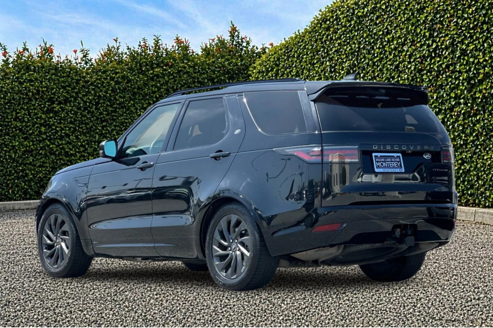 Used 2022 Santorini Black Metallic Land Rover S R-Dynamic image 6