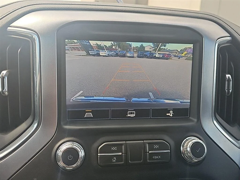 Used 2021 Onyx Black GMC SLE image 19