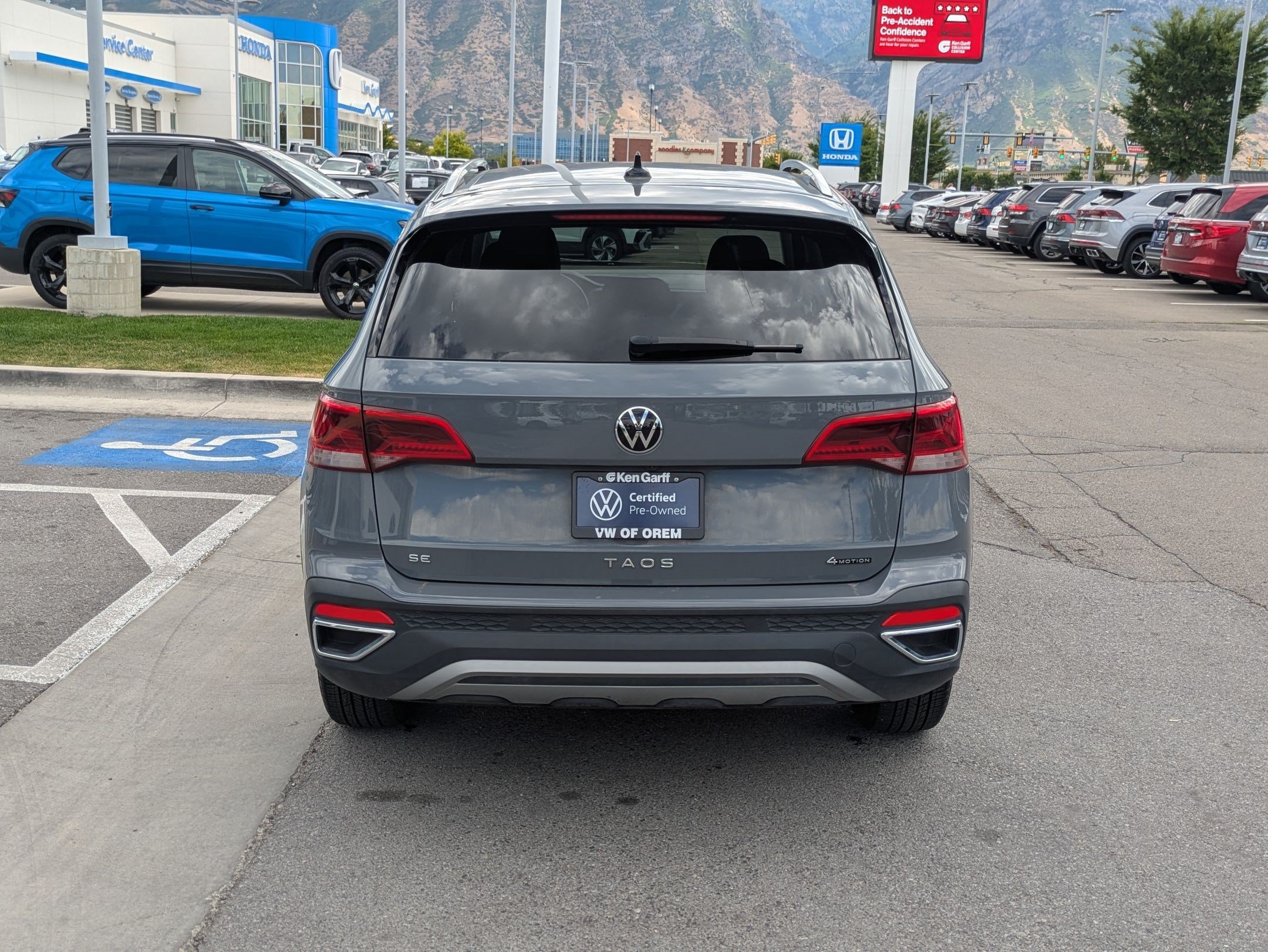 Certified Used 2024 Platinum Gray Metallic Volkswagen SE image 5