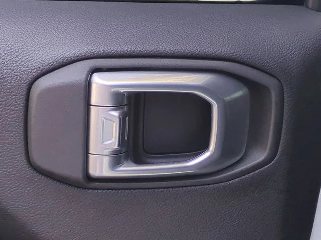 Used 2021 White Jeep Unlimited Sahara image 27