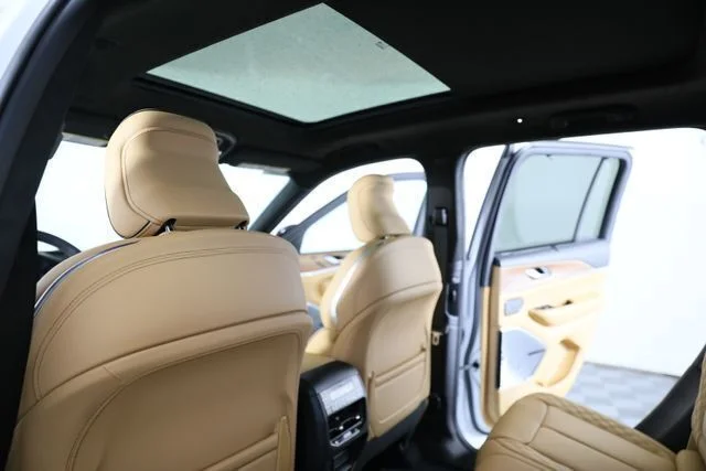 New 2026 Bright White Clear-Coat Exterior Paint Jeep Summit image 19
