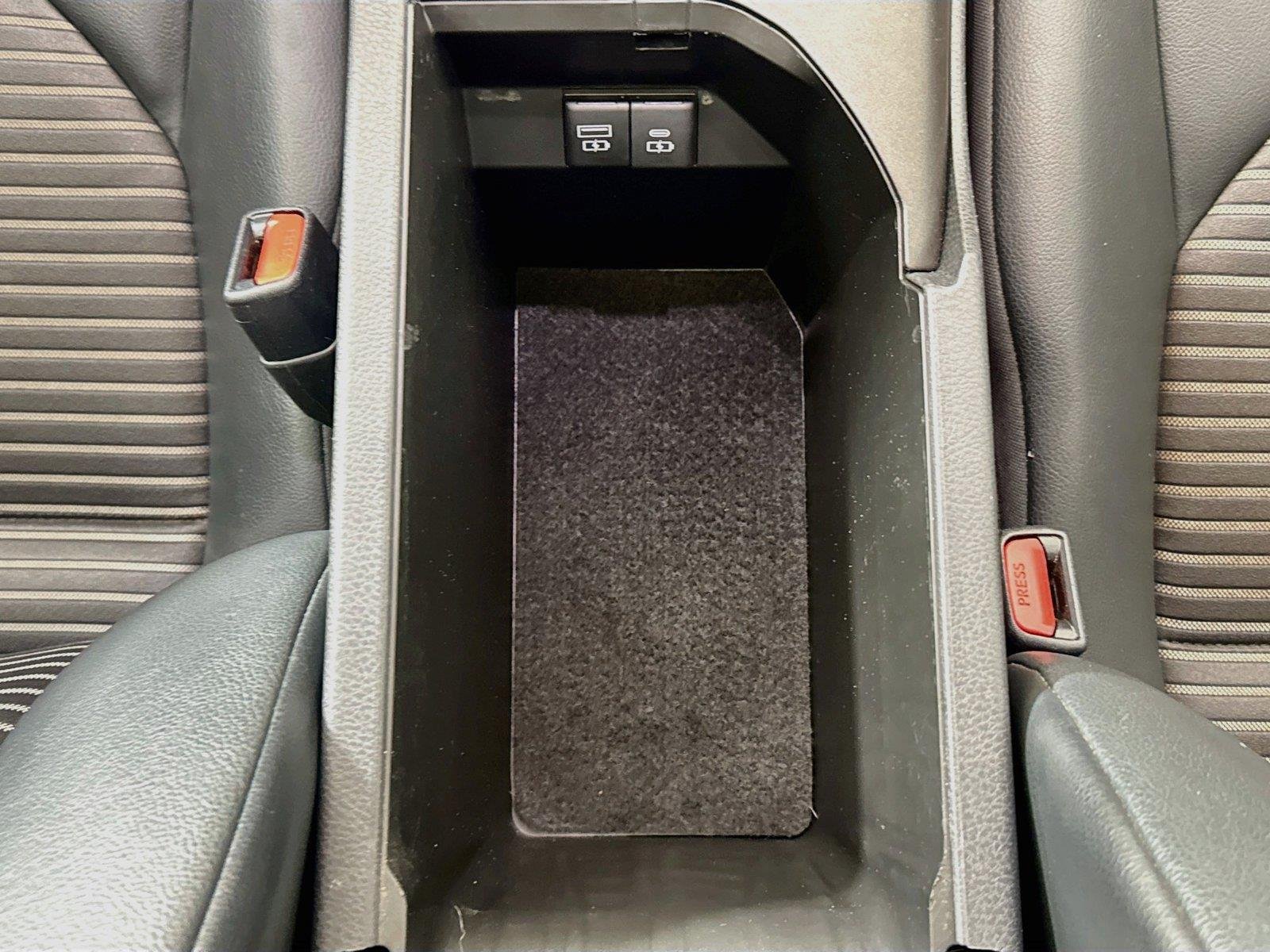 Used 2022 Ice Edge Toyota SE image 32
