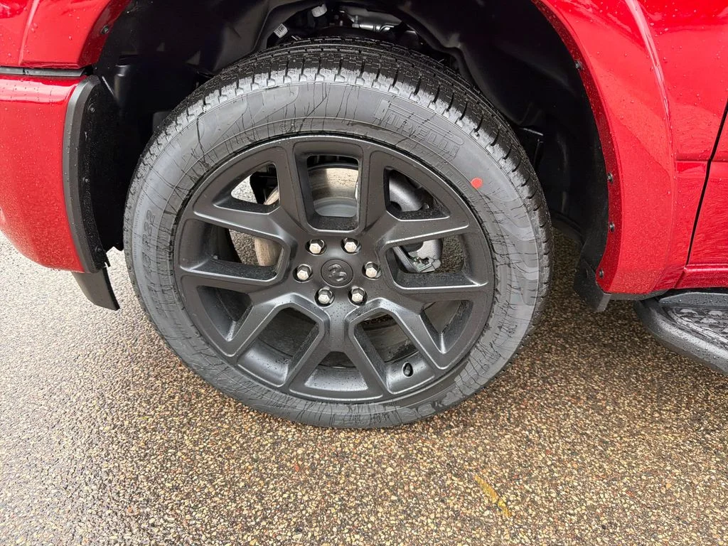 New 2026 Molten Red Pearl-Coat Exterior Paint Ram Laramie image 14
