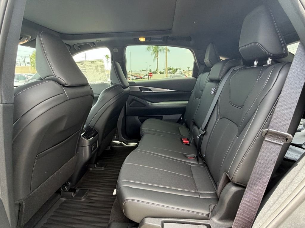New 2027 GRAPHITE SHADOW INFINITI Luxe AWD image 14