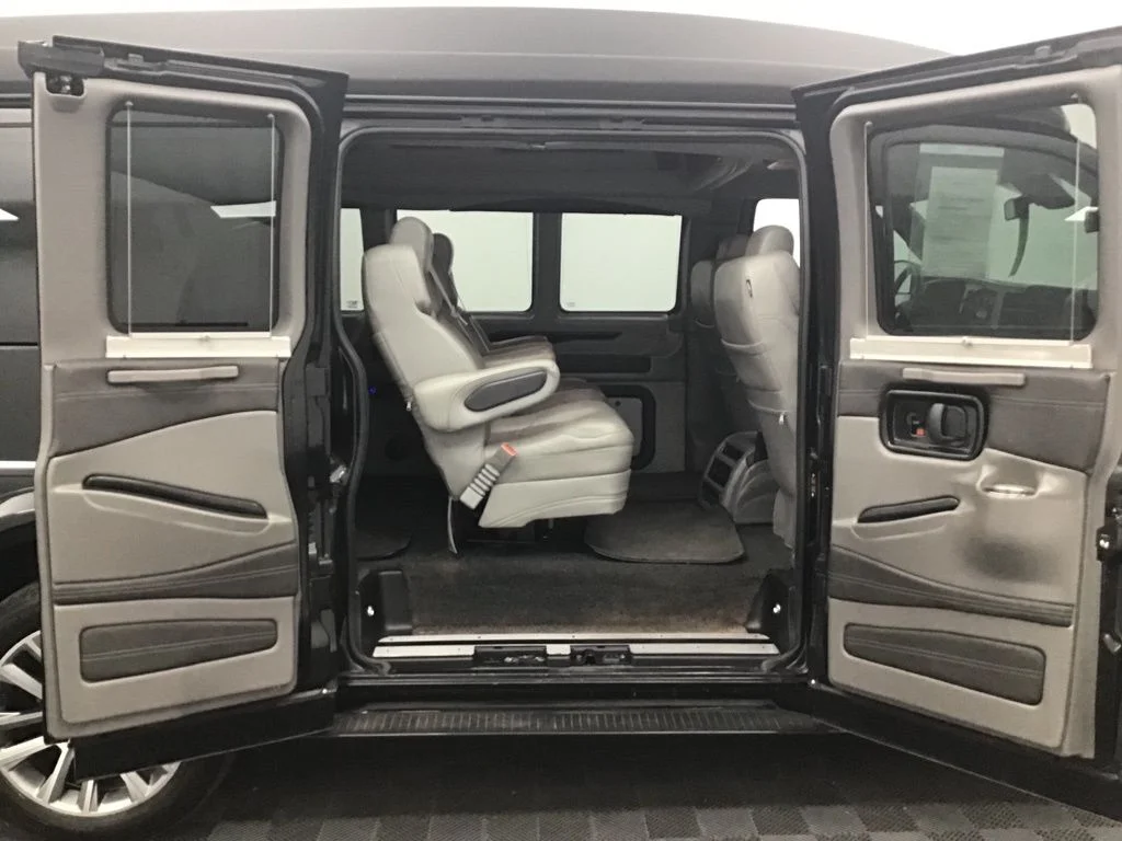 Used 2020 Black Chevrolet Explorer Limited SE image 43