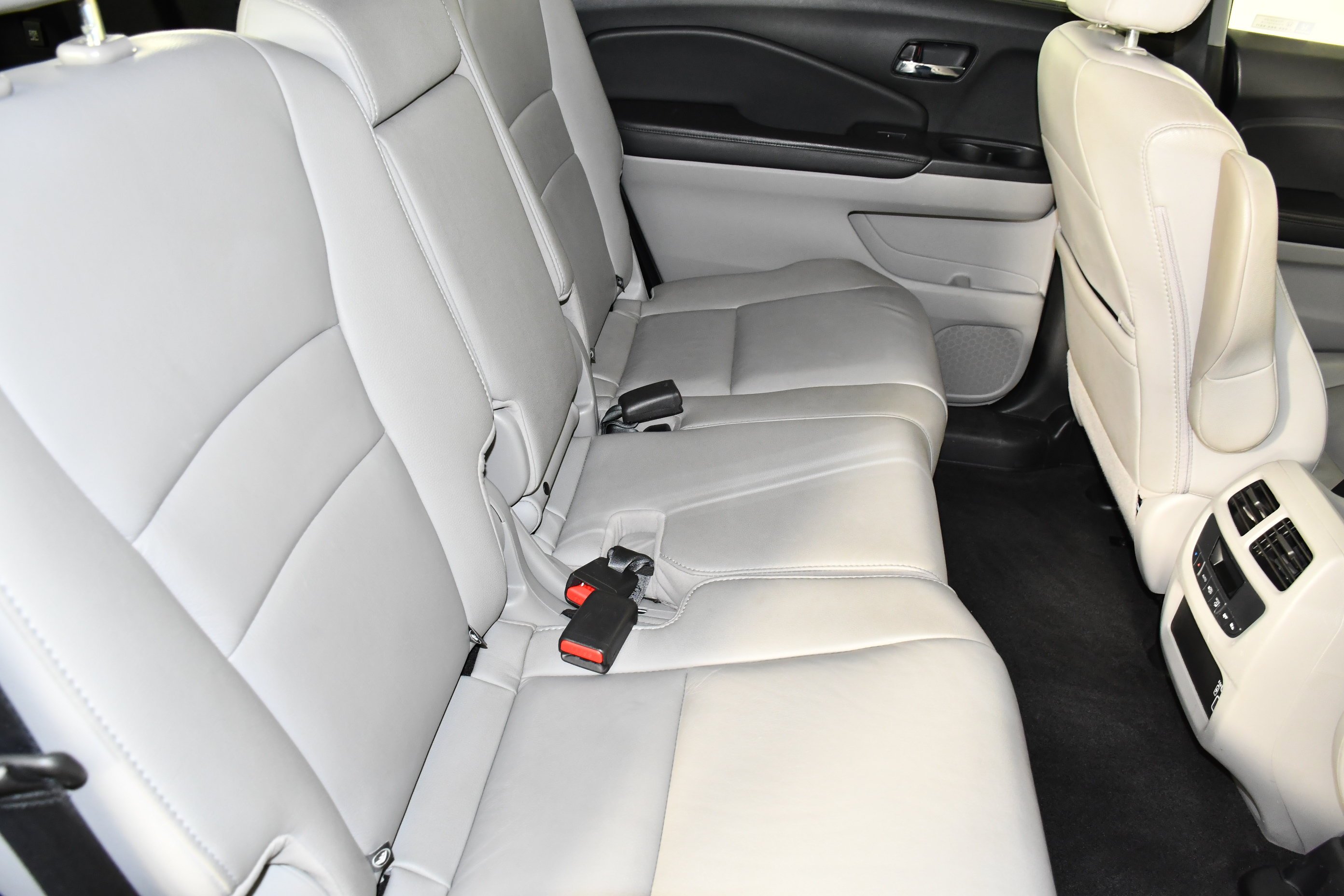 Used 2020 Lunar Silver Metallic Honda EX-L image 46