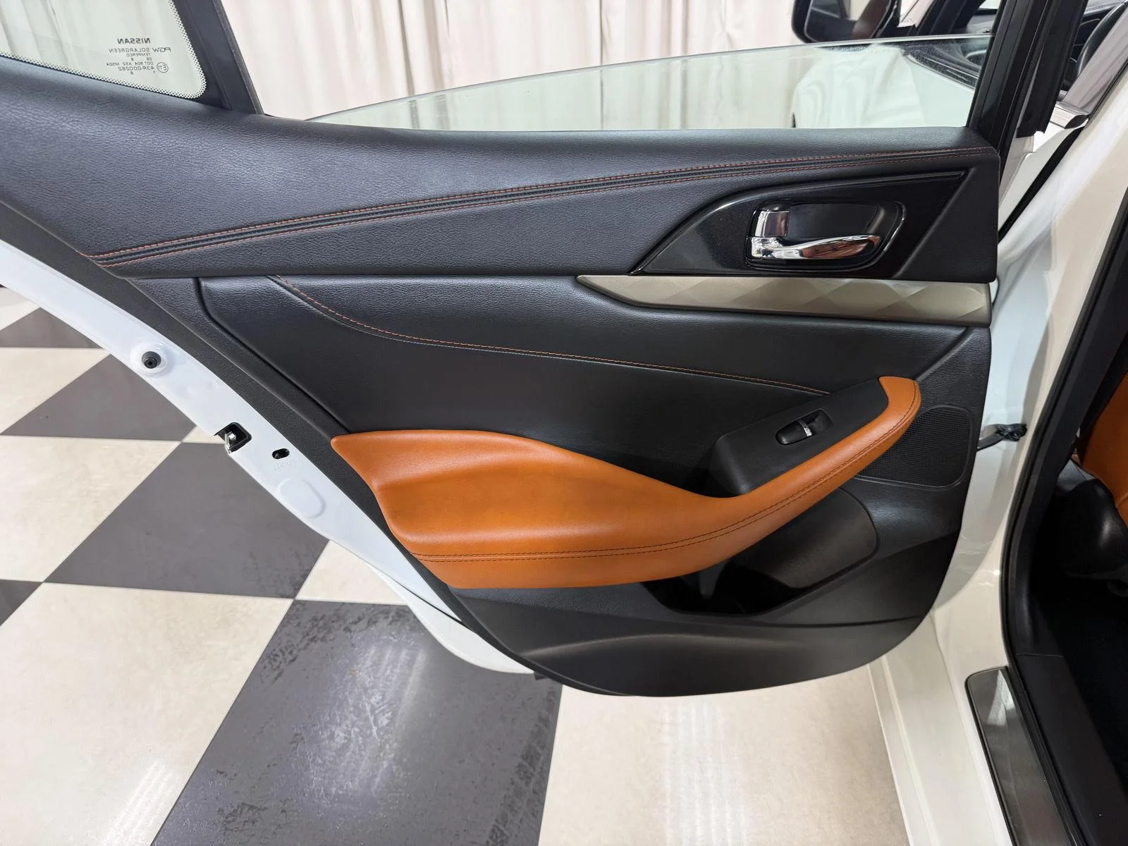 Used 2019 Pearl White Tricoat Nissan Platinum image 40