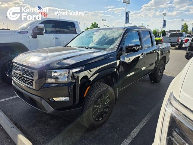 2023 Nissan Frontier SV Crew Cab 4X4 SWB's photo