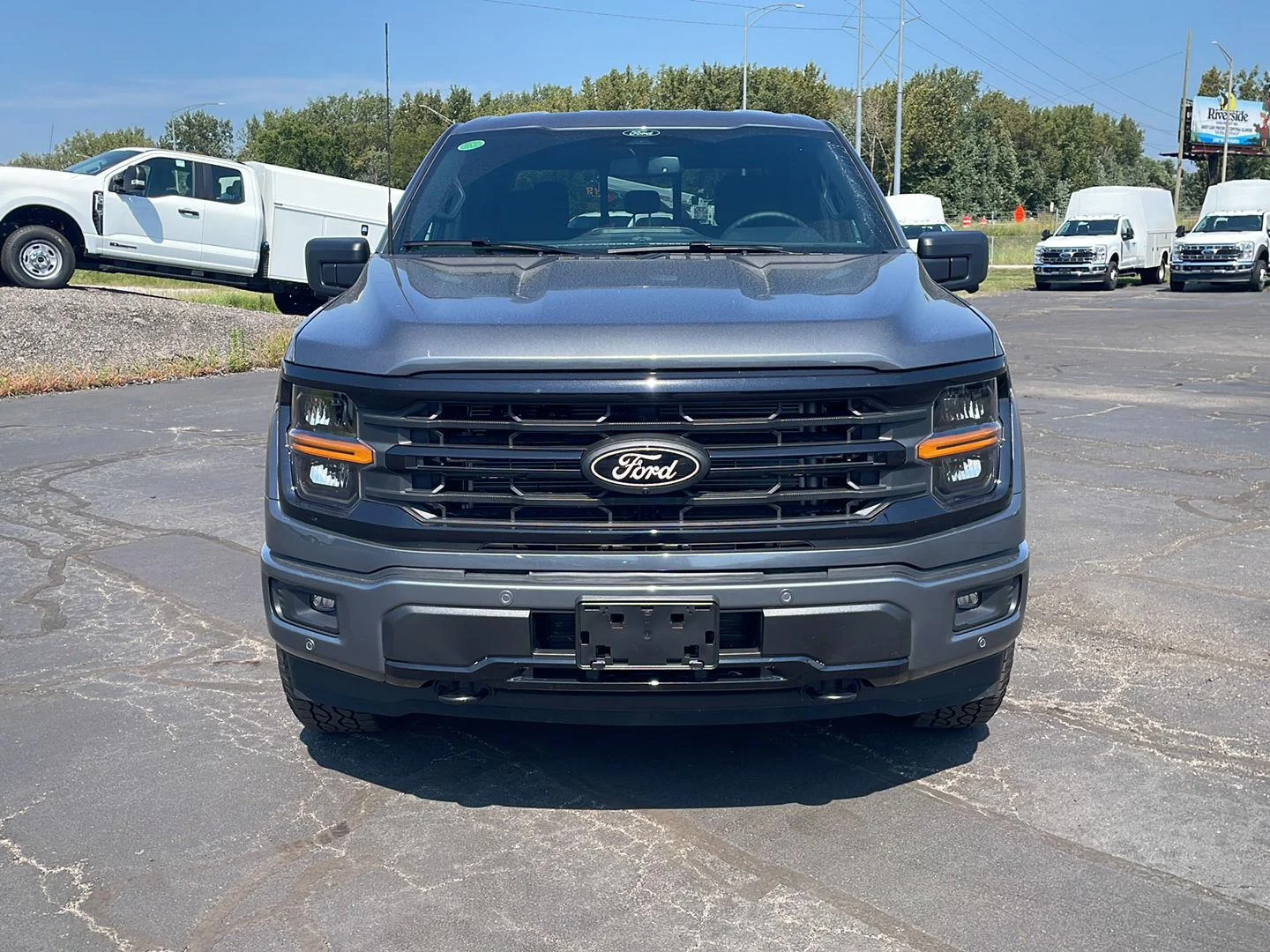 New 2026 Carbonized Gray Metallic Ford XLT image 8