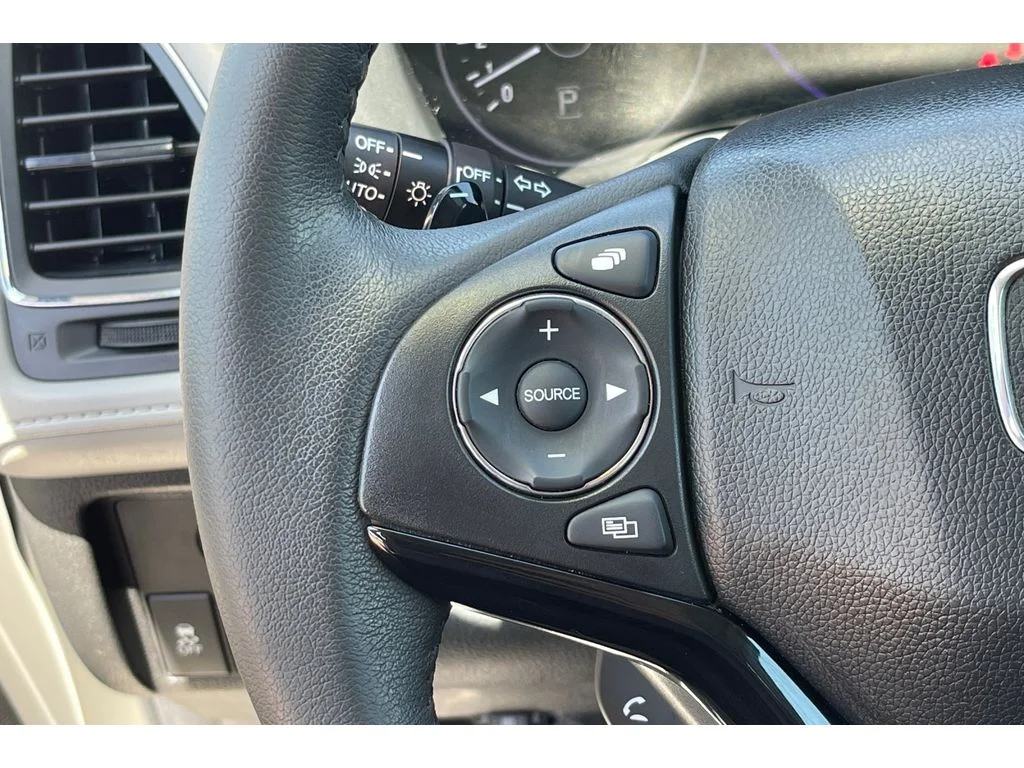Used 2018 White Orchid Pearl Honda EX-L Navi image 36
