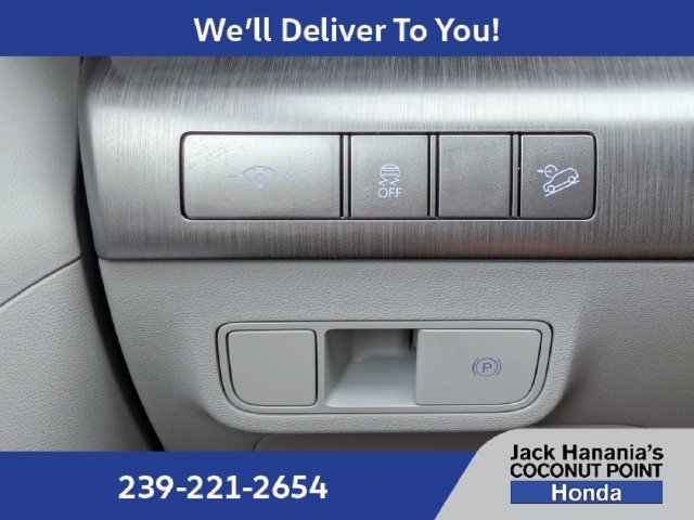Used 2024 Green Hyundai SEL image 25