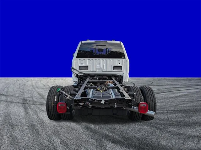 New 2027 Oxford White Ford F-350® XL image 5