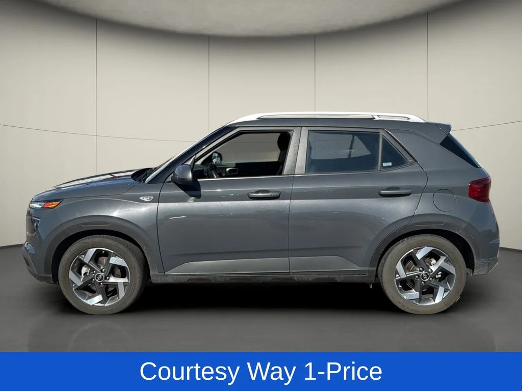 Used 2025 Gray Hyundai SEL image 5