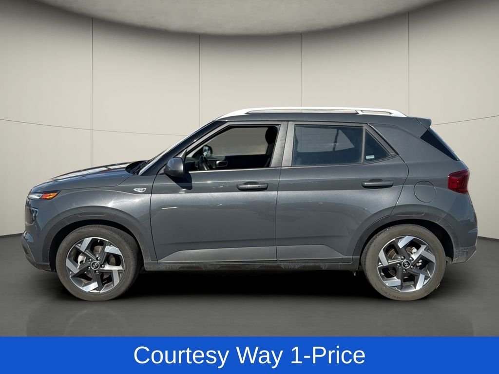 Used 2025 Gray Hyundai SEL image 5