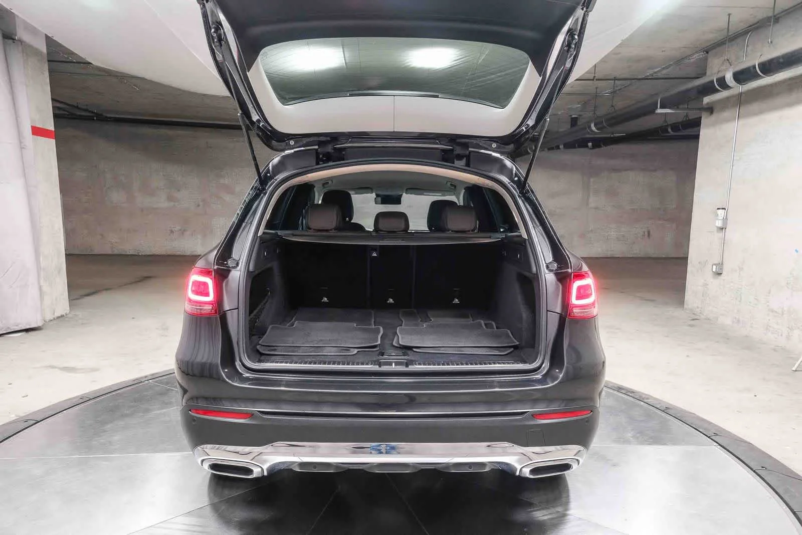 Certified Used 2022 Graphite Grey Metallic Mercedes-Benz GLC 300 image 32