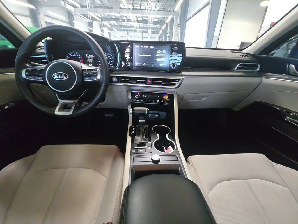Used 2021 Black Kia LXS image 21