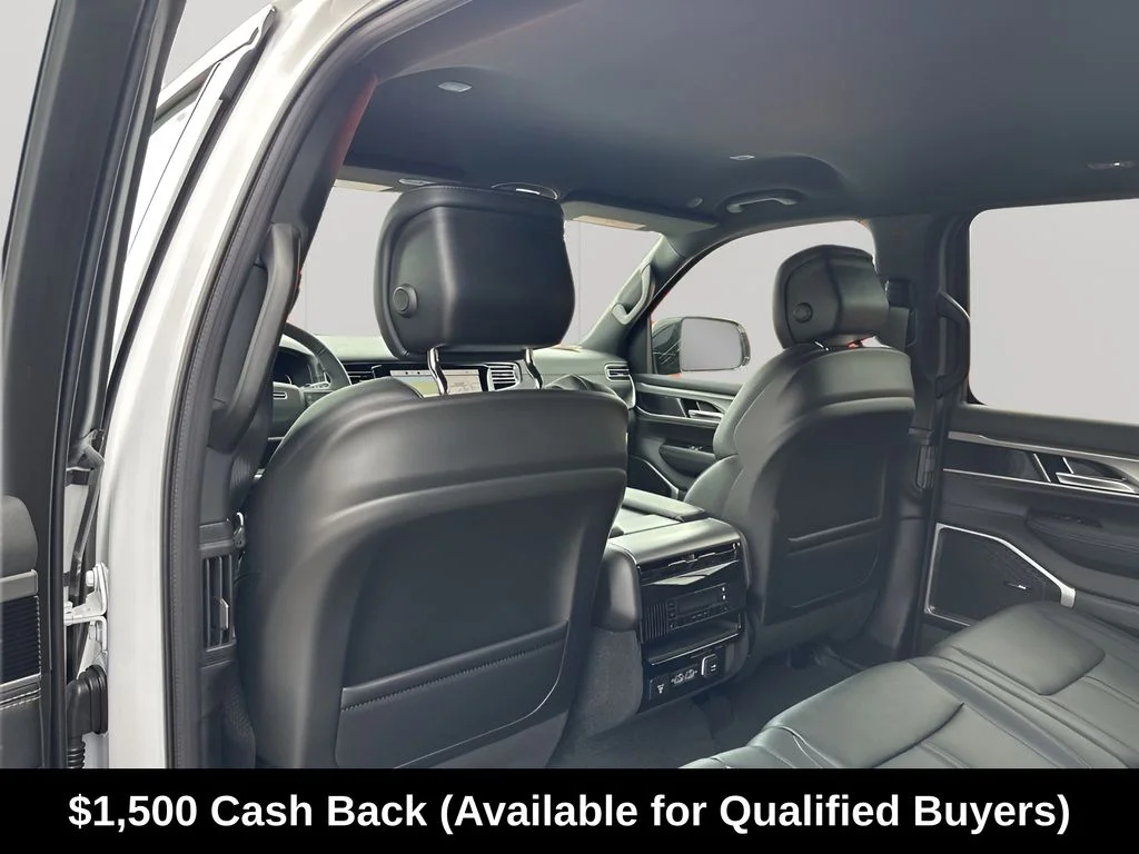 New 2026 Bright White Clear-Coat Exterior Paint Jeep Limited Altitude image 21
