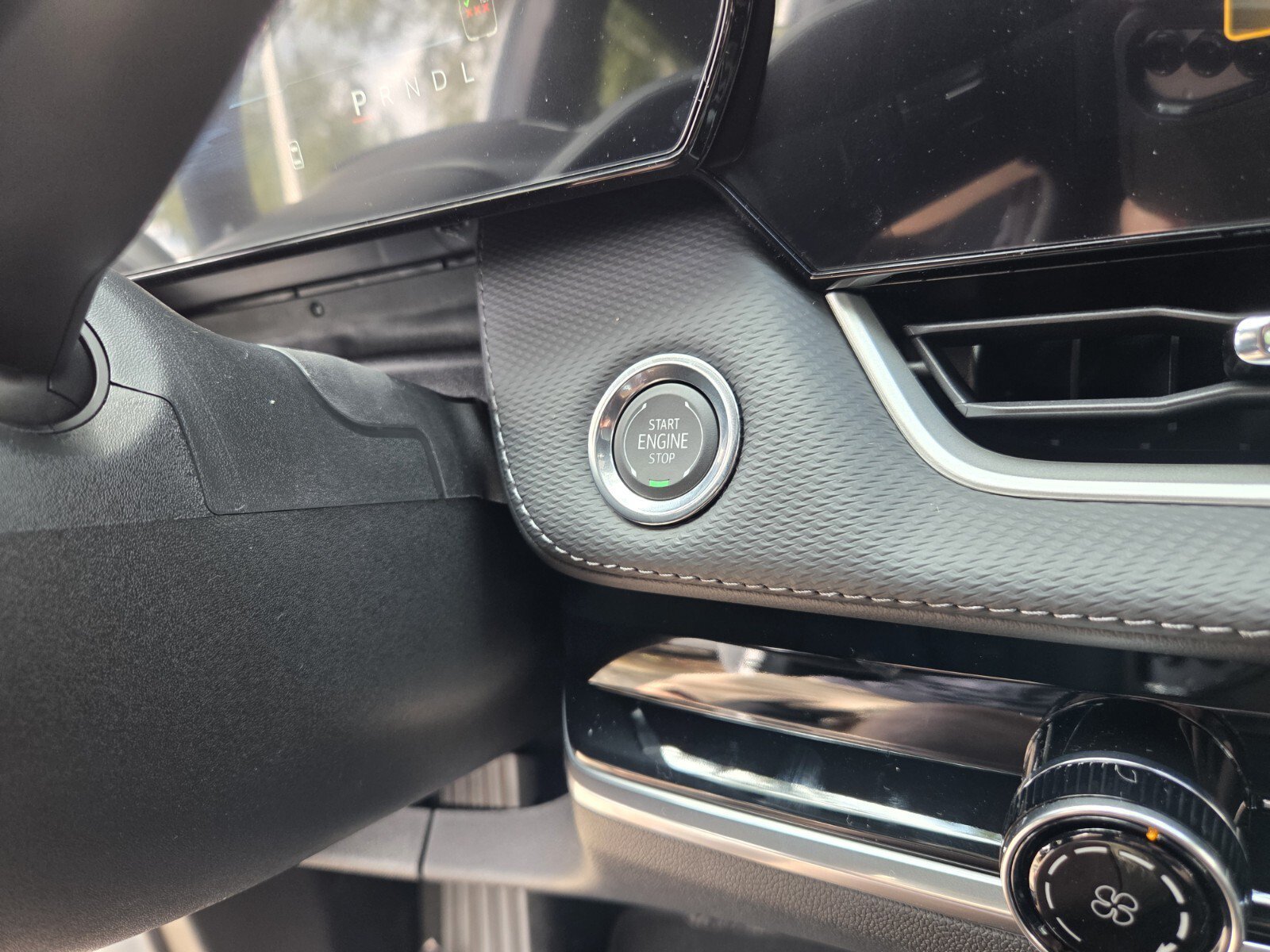 New 2027 Summit White Chevrolet FWD LT image 29