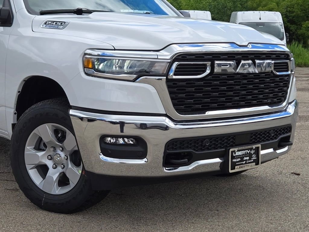 New 2026 Bright White Clear-Coat Exterior Paint RAM Big Horn/Lone Star image 2