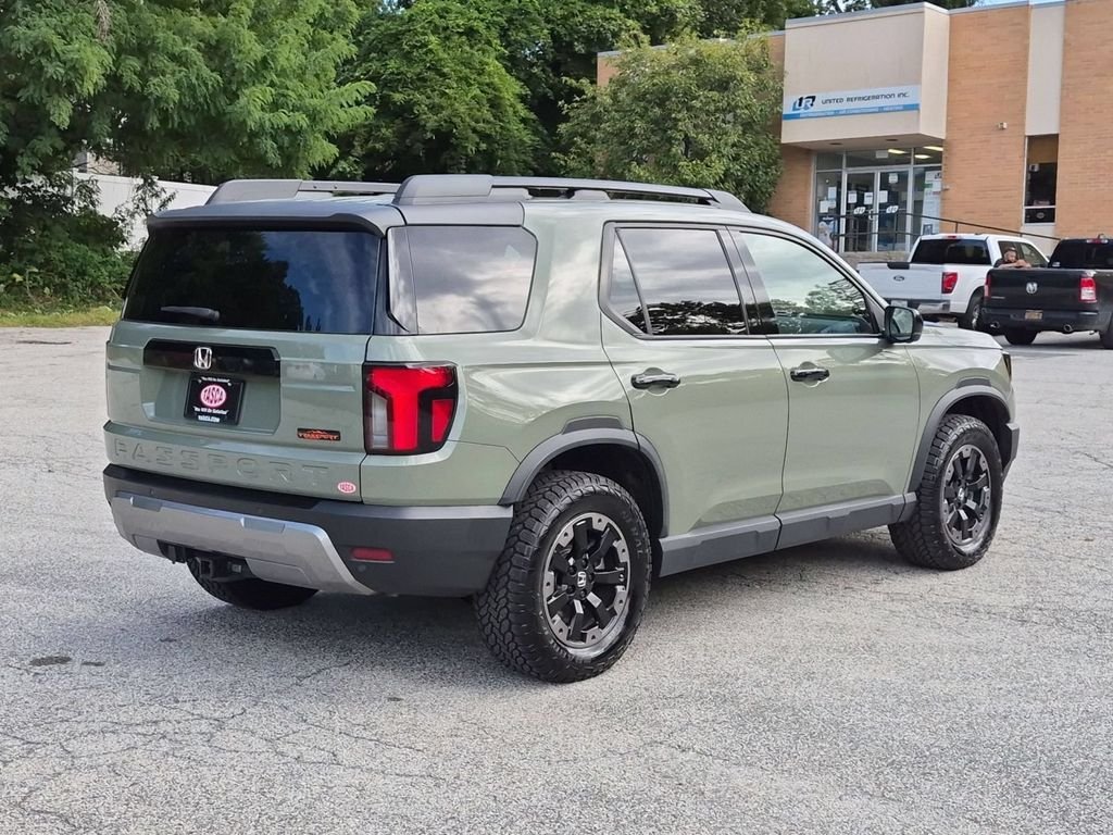 Used 2026 Green Honda  image 3