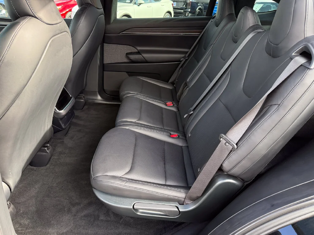 Used 2024  Tesla NA image 20