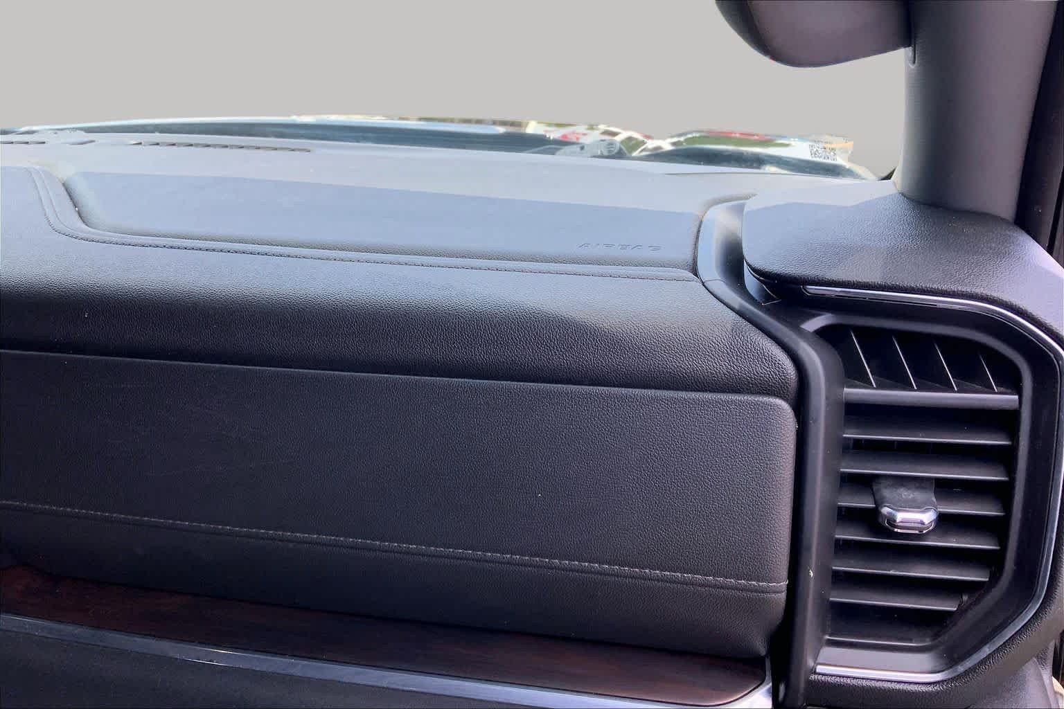 Used 2022 Onyx Black GMC SLT image 19
