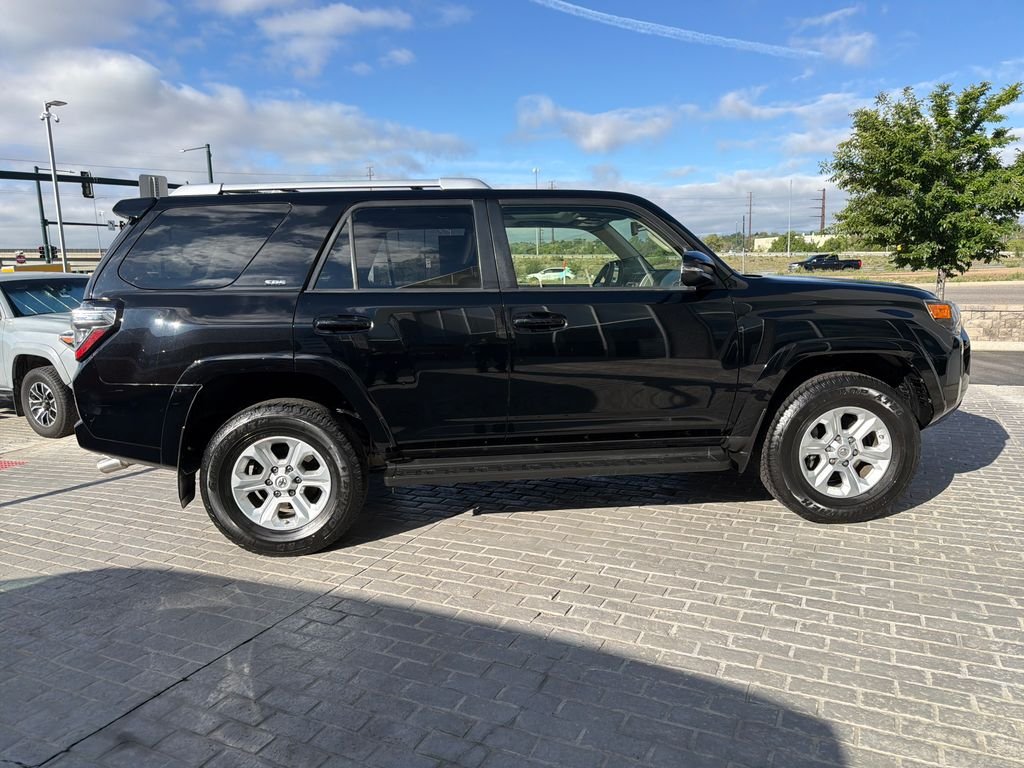Used 2018 Midnight Black Metallic Toyota SR5 Premium image 6