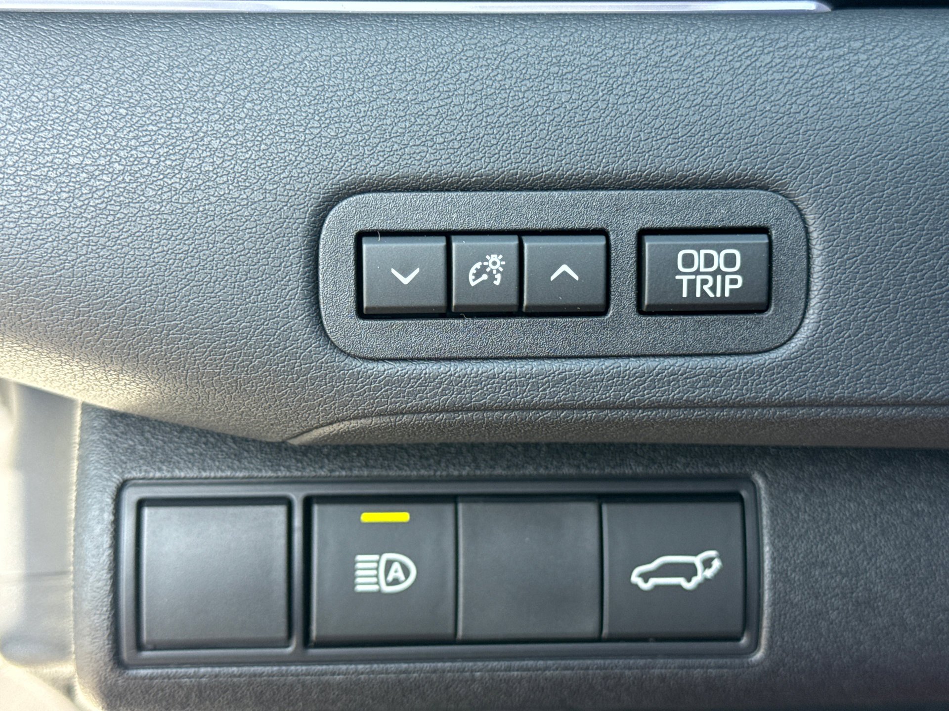 New 2026 Wind Chill Pearl <sup>1</sup> Toyota  SE image 24
