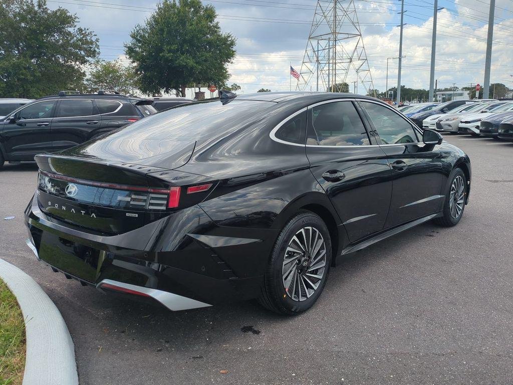 New 2026 Black Hyundai Limited image 5