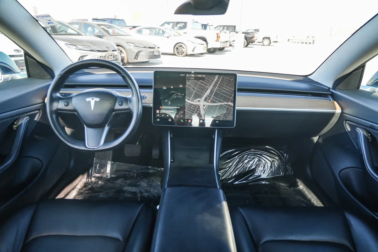Used 2018  Tesla  image 12
