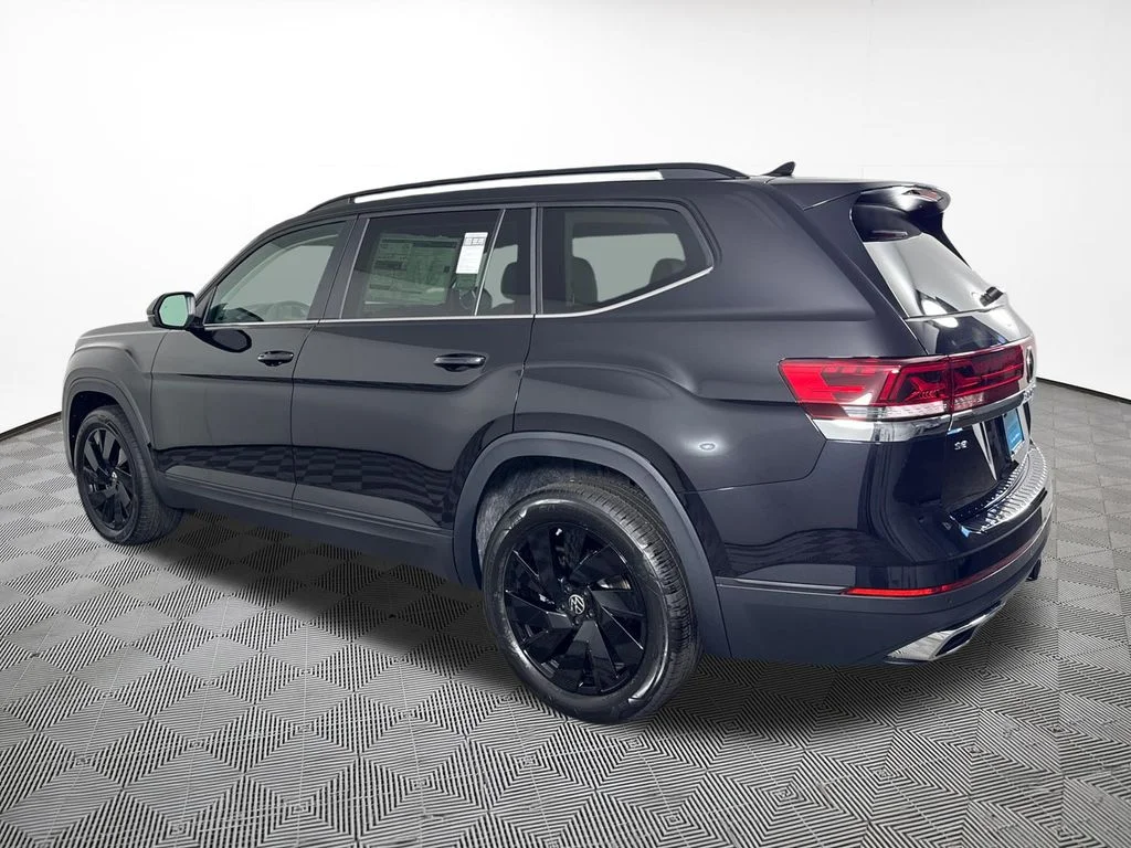 New 2026 Black Volkswagen 2.0T SE w/Technology image 12