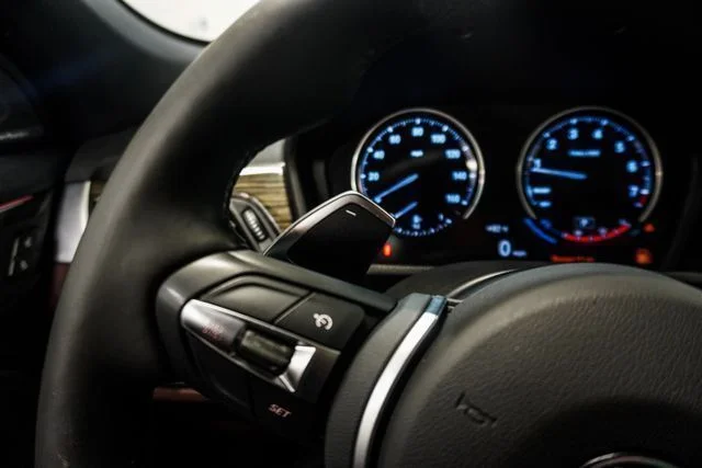 Used 2018 Blue BMW sDrive28i image 17