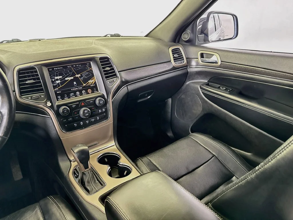 Used 2017 Gray Jeep Limited image 28