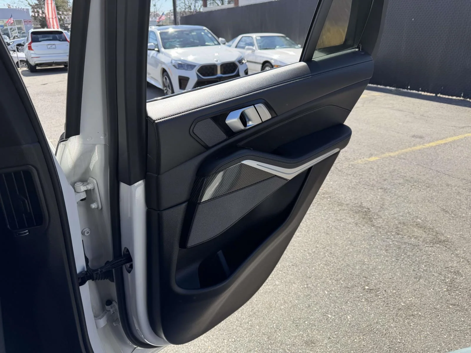 Used 2026 White BMW M60i image 16