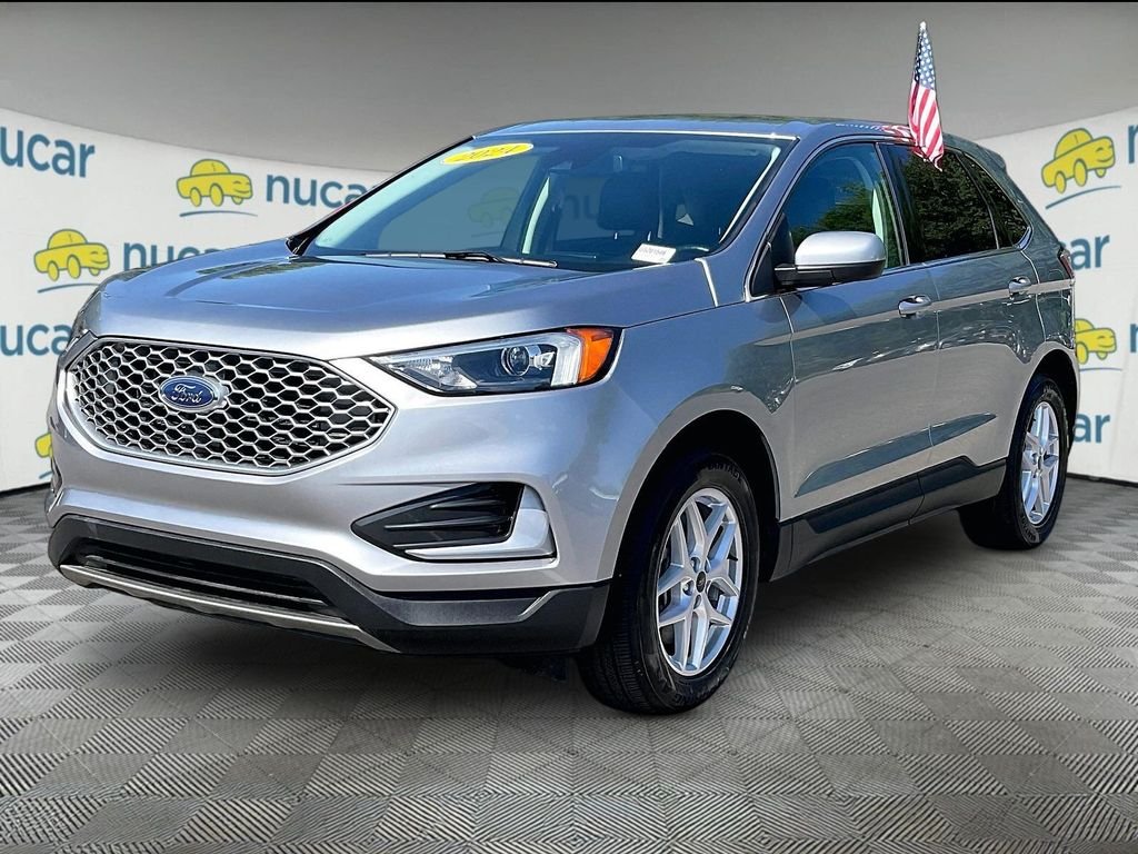 Used 2024 Silver Ford SEL image 3
