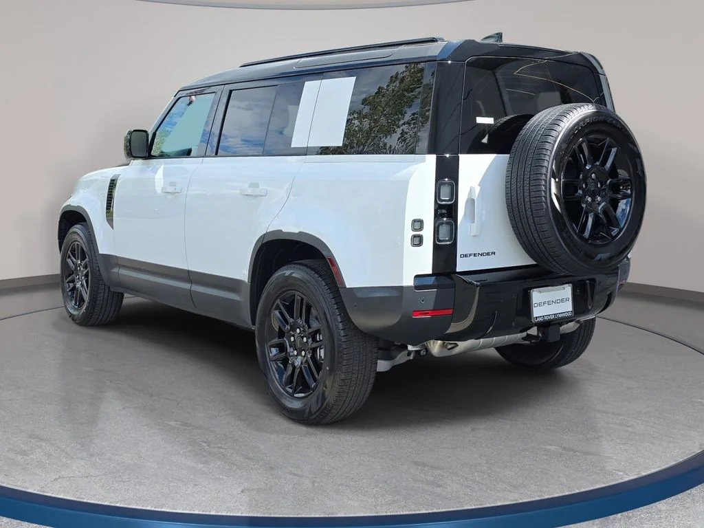 New 2026 Fuji White LAND ROVER S image 3