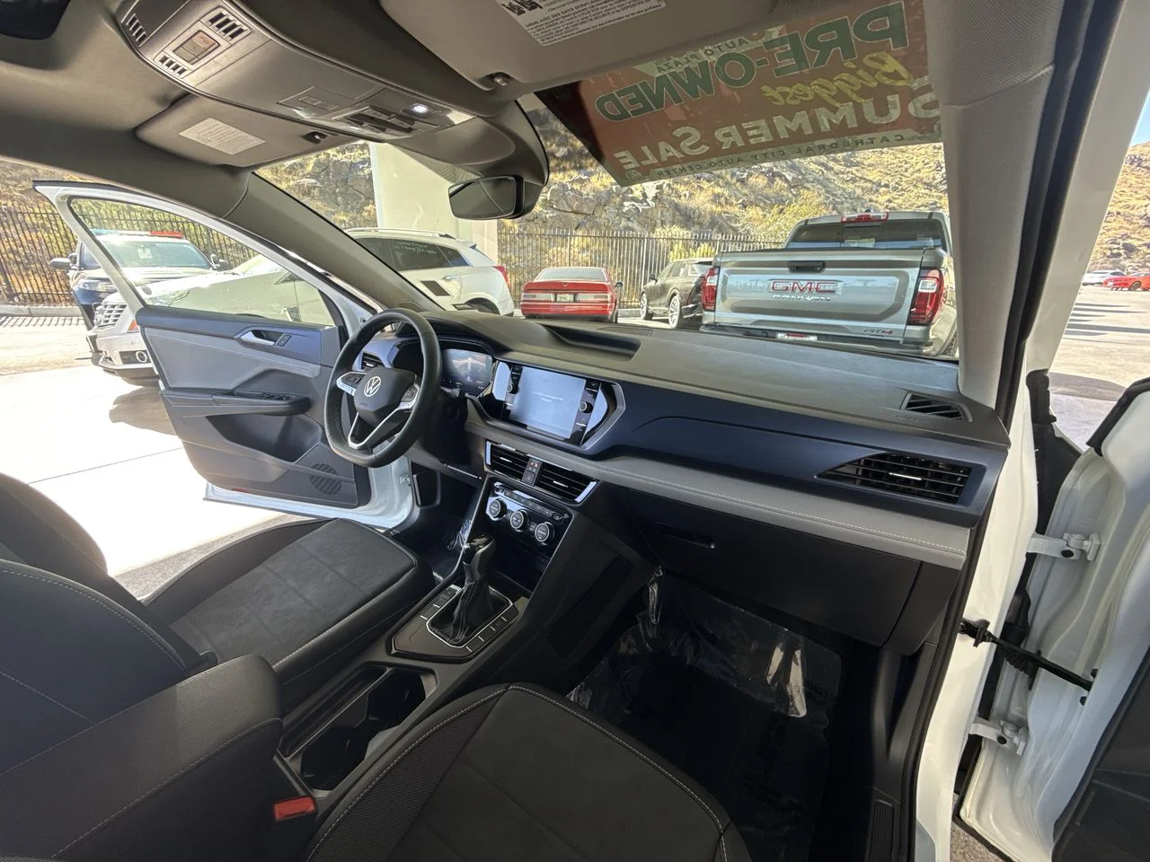 Used 2024 Pure White Volkswagen SE w/ Sunroof image 29