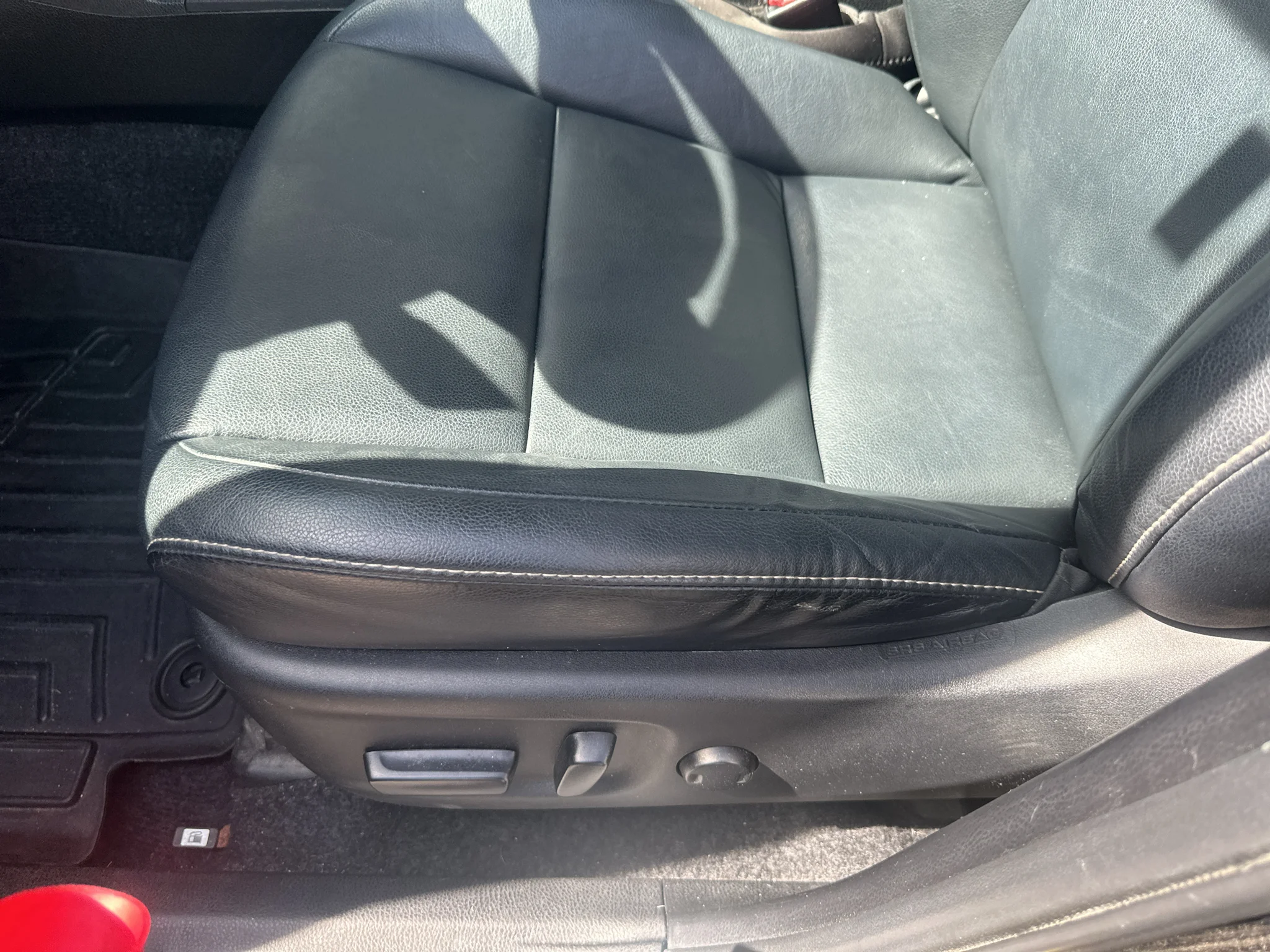 Used 2013 Black Toyota Limited image 9