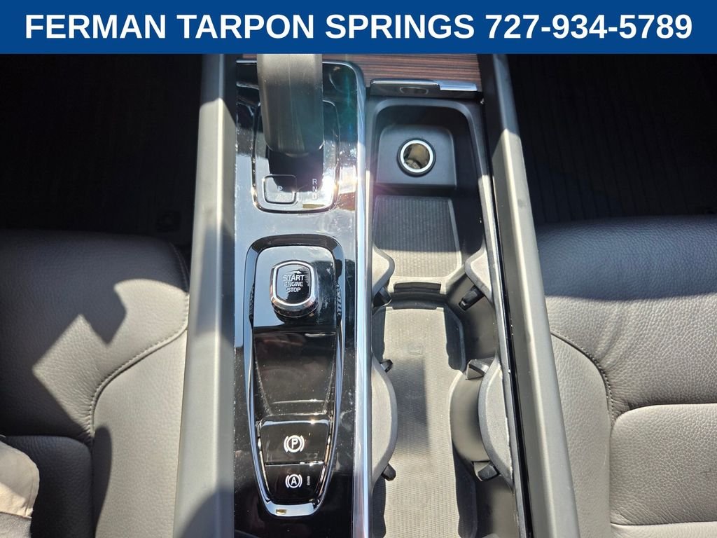 Certified Used 2024 Onyx Black Volvo Plus image 28