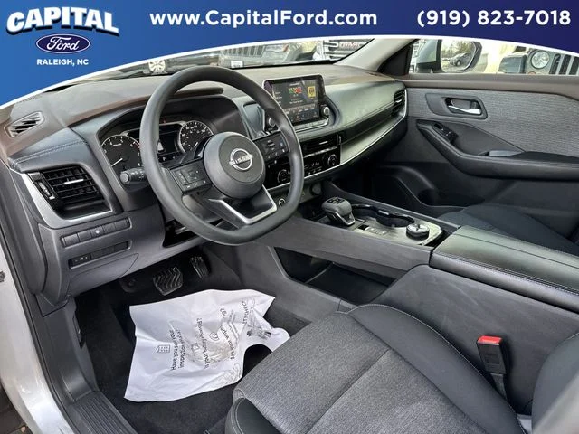 Used 2022 Silver Nissan SV image 18