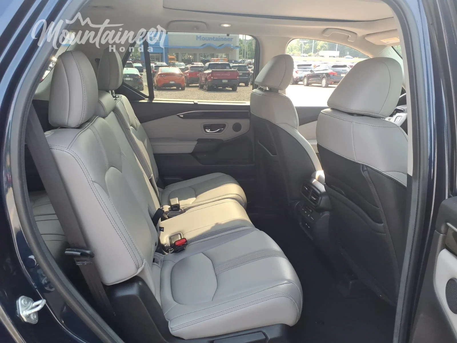 Used 2025 Obsidian Blue Pearl Honda Touring image 21