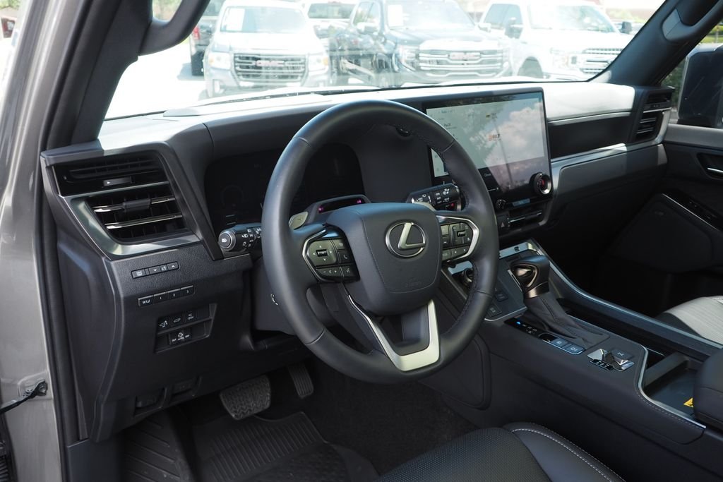 Used 2025 Silver Lexus 550 Luxury+ image 13