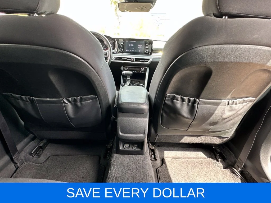 Used 2023 White Kia LXS image 19