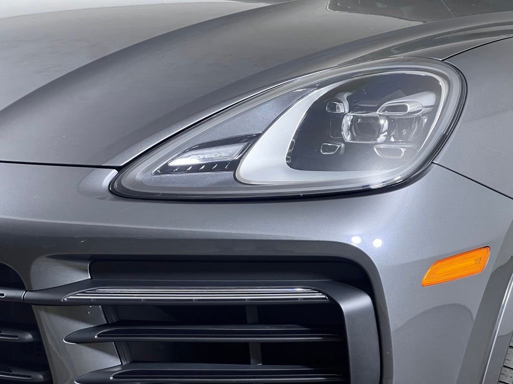 Certified Used 2023  Porsche  image 14
