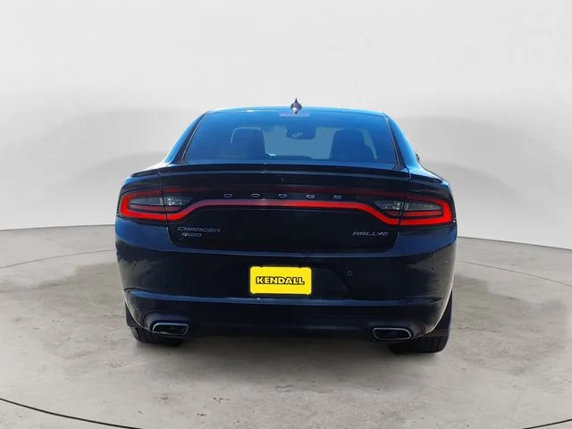 Used 2016 Pitch Black Clearcoat Dodge SXT image 6