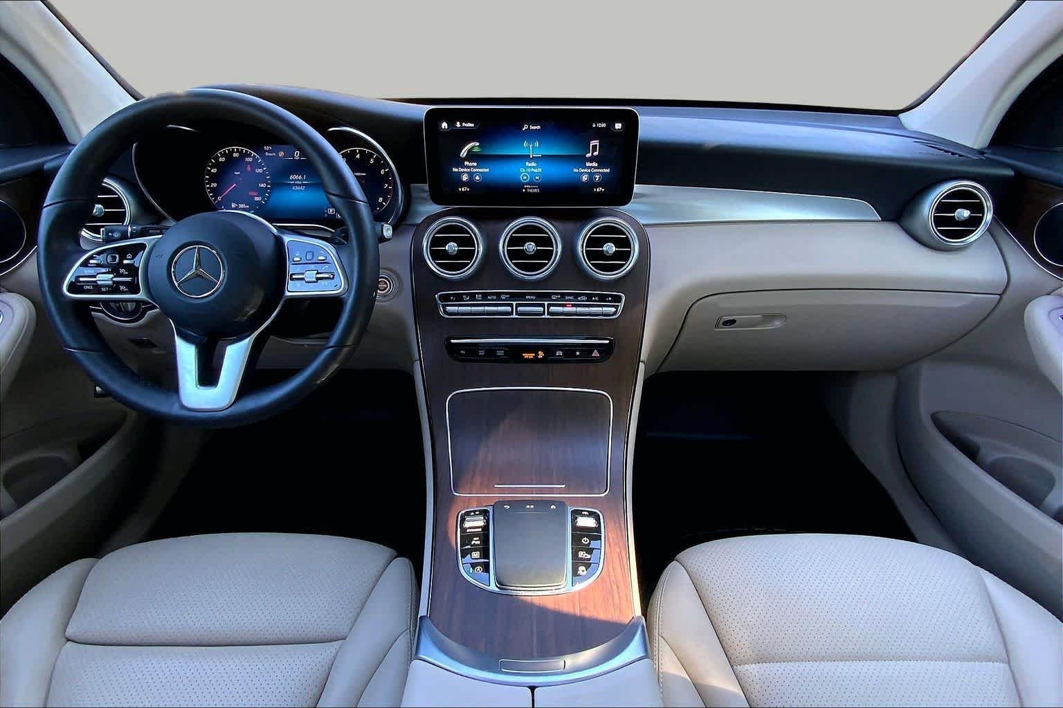 Used 2022 Lunar Blue Metallic Mercedes-Benz GLC 300 image 16