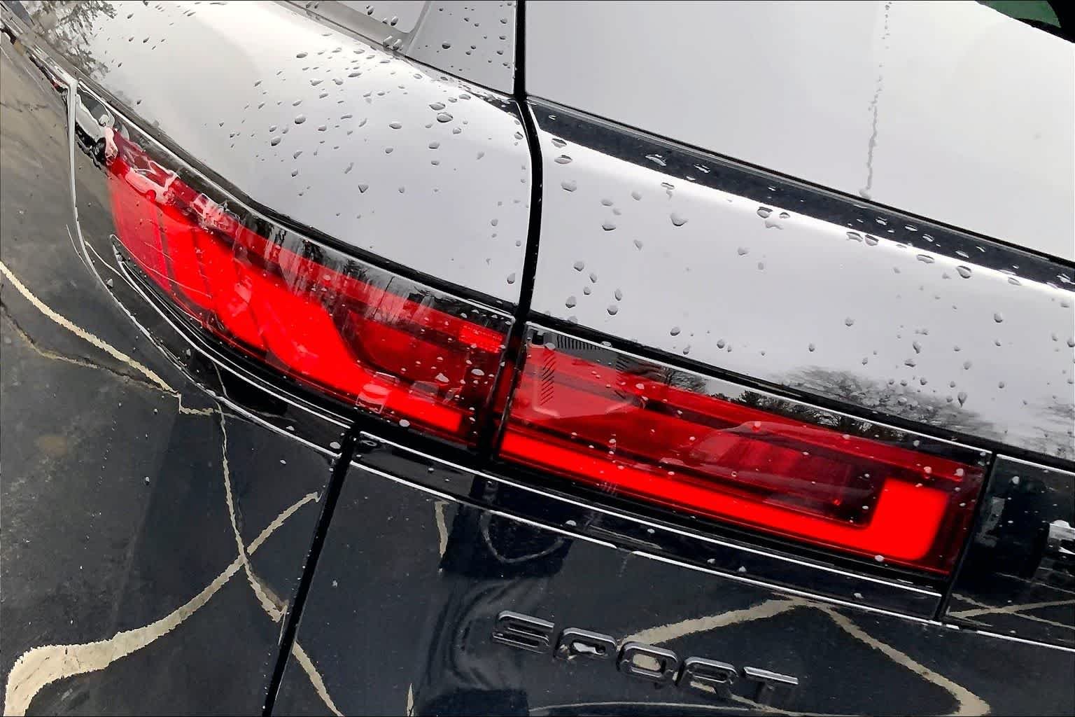 New 2026 Santorini Black Land Rover SE image 5