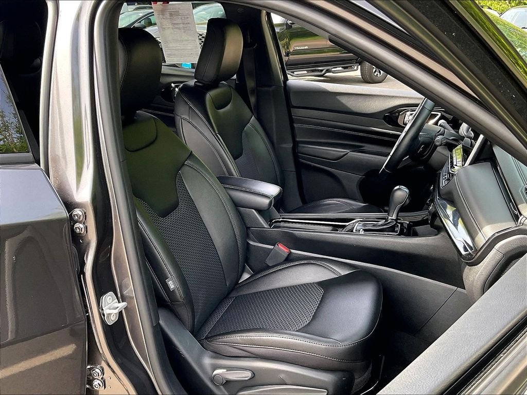 Used 2022 Gray Jeep Altitude image 11