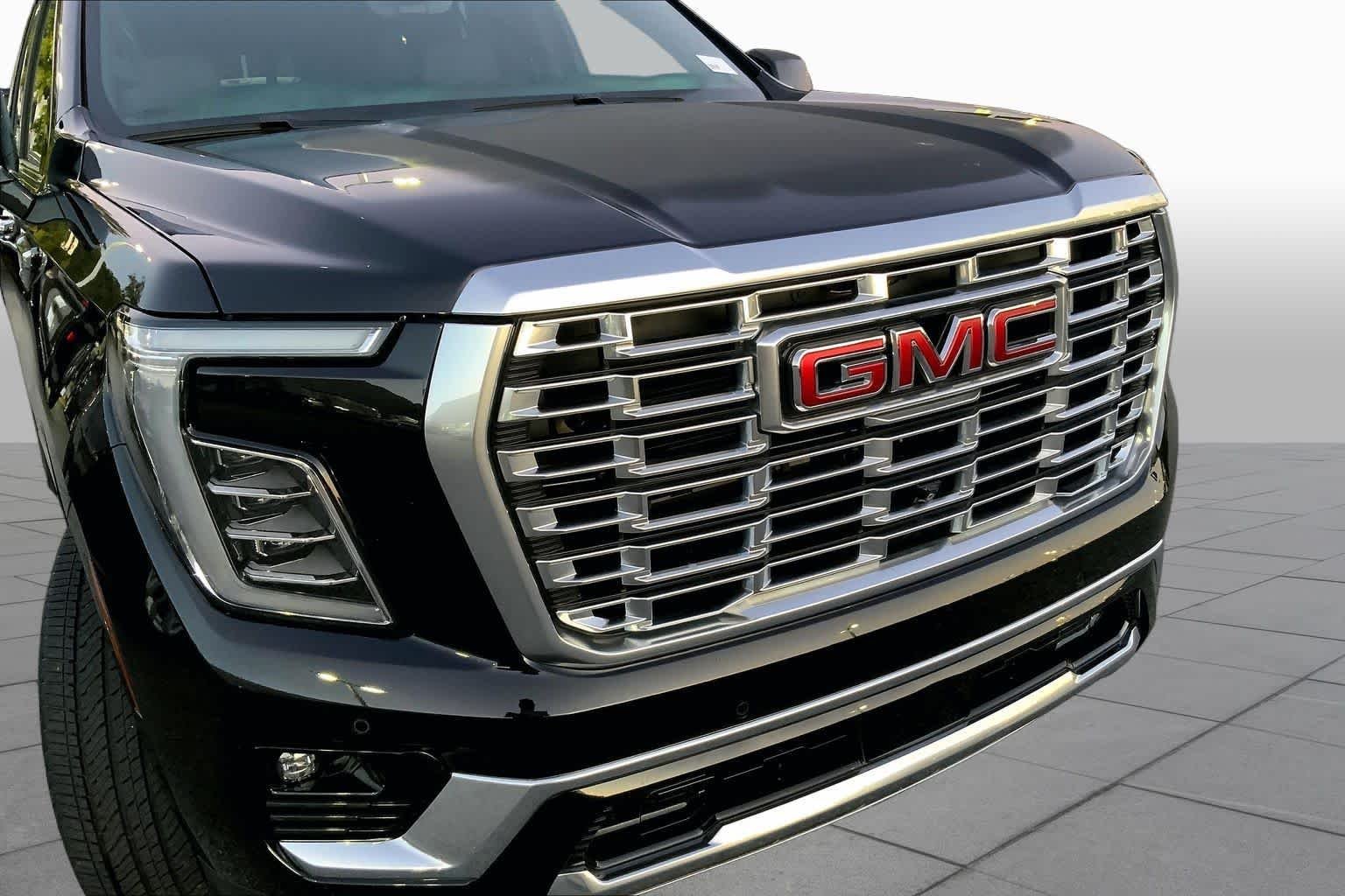 Used 2025 Onyx Black GMC Denali image 27
