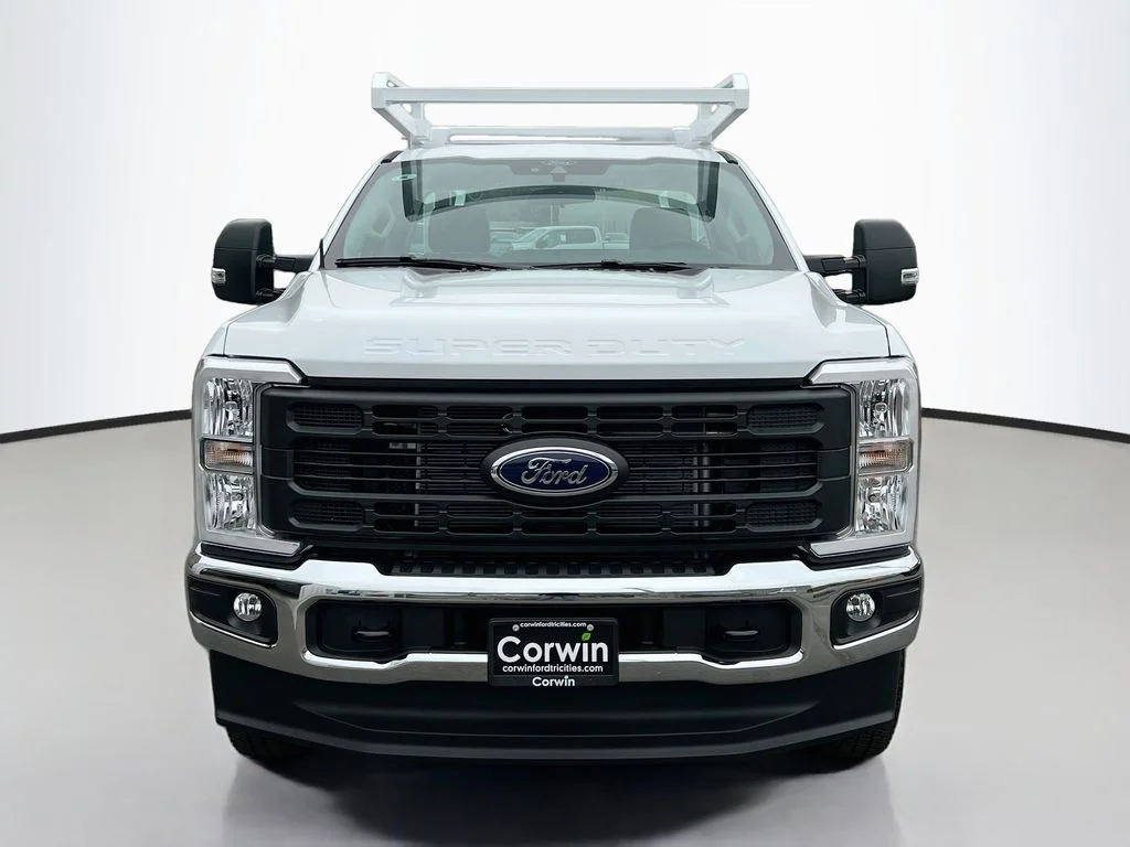 New 2026 Oxford White Ford XL image 4